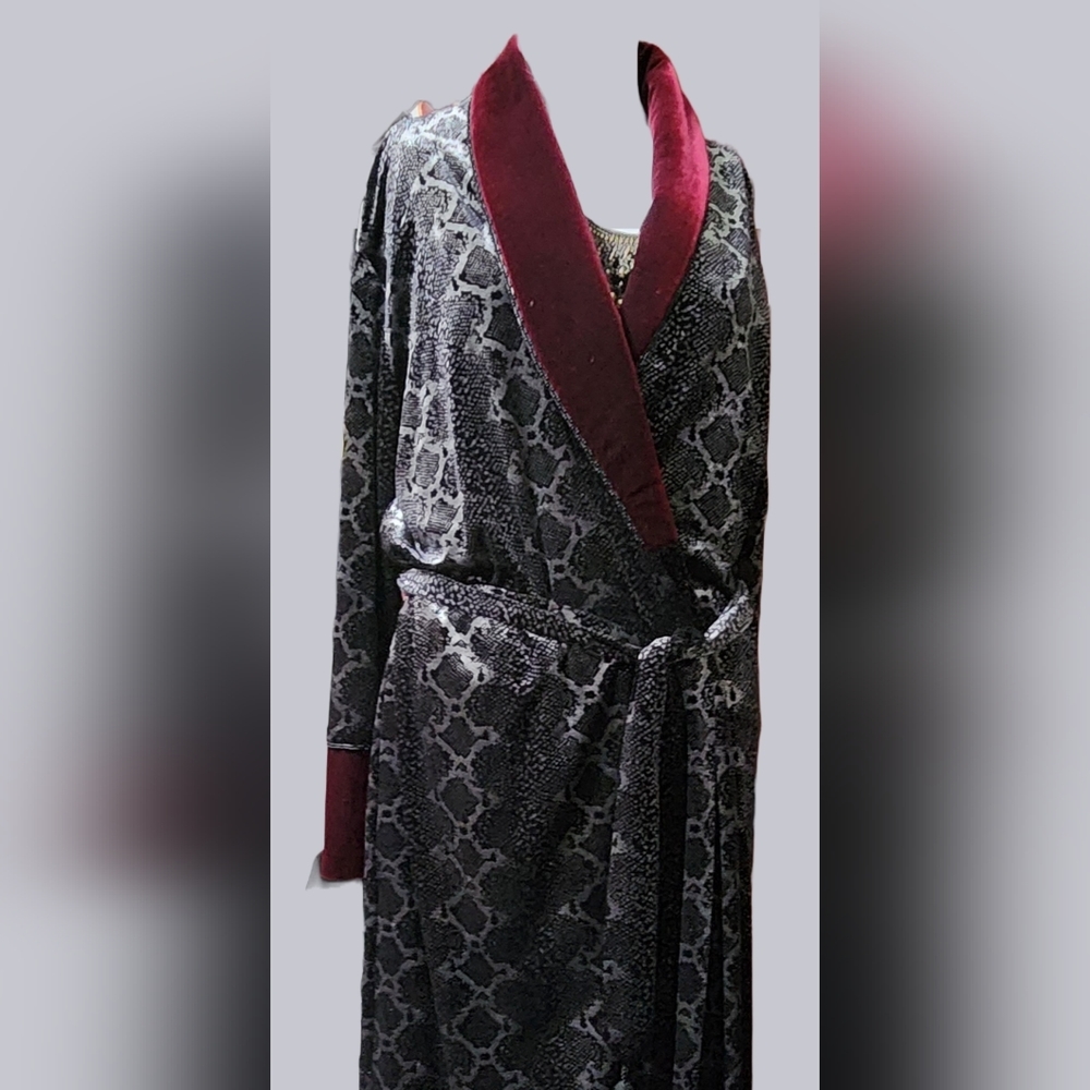 DIAMOND Tea Vintage Snake Print and Beaded Full Length Robe